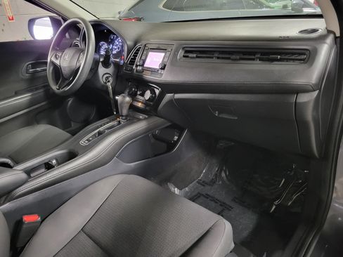Used 2020 Honda HR-V LX image 11