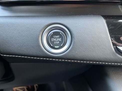 Used 2024 Cadillac Escalade Premium Luxury image 18