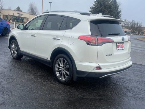 Used 2017 Toyota RAV4 Limited image 3