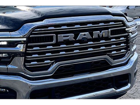 Used 2025 RAM 3500 Longhorn image 31