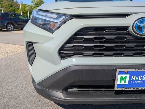 Used 2022 Toyota RAV4 XLE w/ Convenience Package AWD/4WD image 9