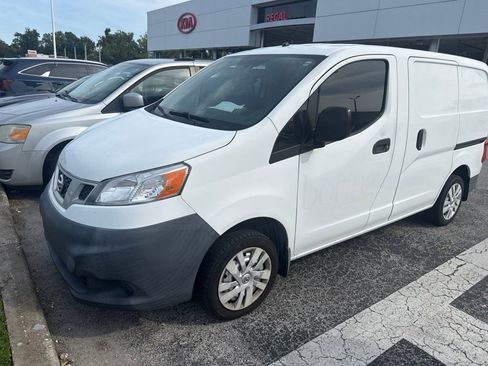 Used 2015 Nissan NV200 SV FWD image 3