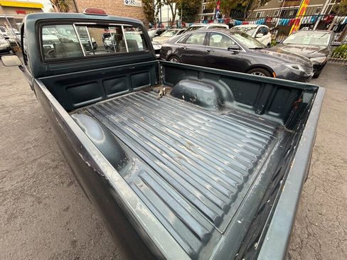 Used 1994 Toyota Pickup 2WD Regular Cab image 13