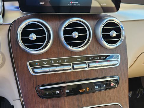 Used 2022 Mercedes-Benz GLC 300 4MATIC image 22