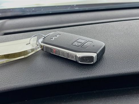 Used 2023 Kia Carnival SX Prestige FWD image 32