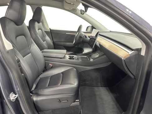 Certified 2023 Tesla Model Y Long Range AWD/4WD image 13