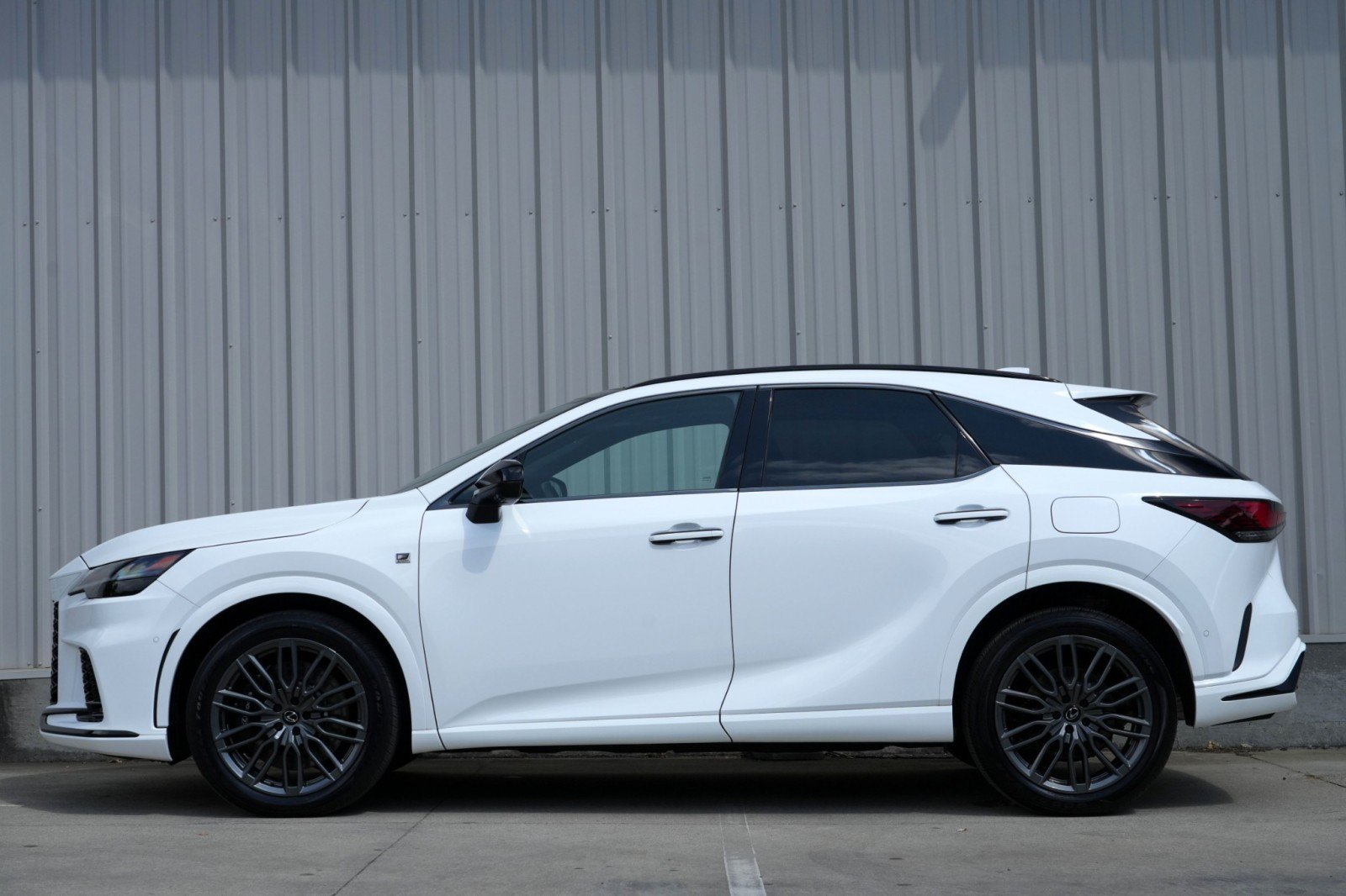 Used 2023 Lexus RX 500h F Sport AWD/4WD image 9