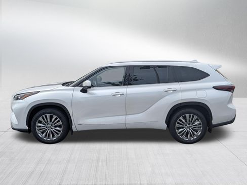 Used 2024 Toyota Highlander Platinum AWD/4WD image 4