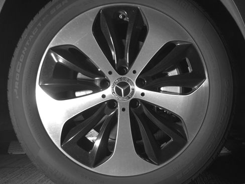 Used 2025 Mercedes-Benz GLB 250 4MATIC image 13