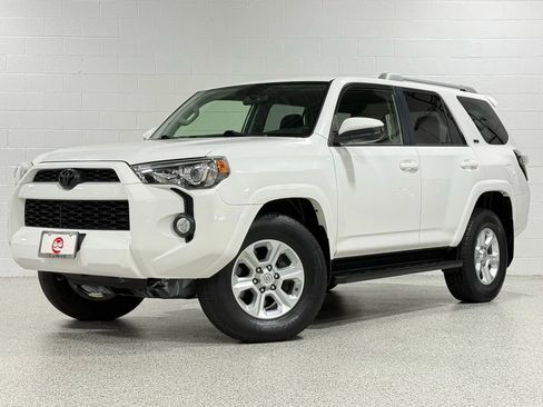 Used 2017 Toyota 4Runner SR5 image 2