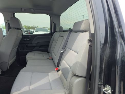 Used 2018 Chevrolet Silverado 1500 Custom w/ Custom Value Package image 12