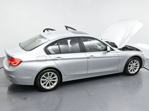 Used 2018 BMW 320i xDrive Sedan w/ Convenience Package AWD/4WD image 36