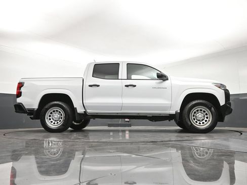Used 2023 Chevrolet Colorado W/T RWD image 28
