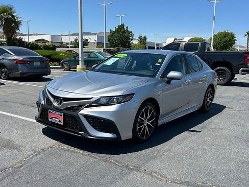 Used 2023 Toyota Camry SE FWD image 7