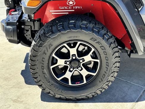 Used 2021 Jeep Wrangler Unlimited Rubicon AWD/4WD image 9