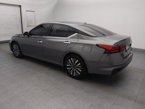 Used 2023 Nissan Altima 2.5 SV FWD image 3