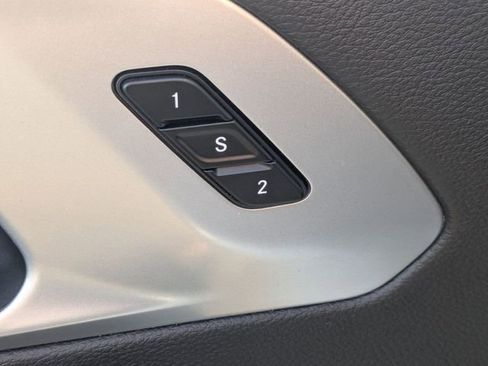 New 2026 Chrysler Pacifica Limited FWD image 9