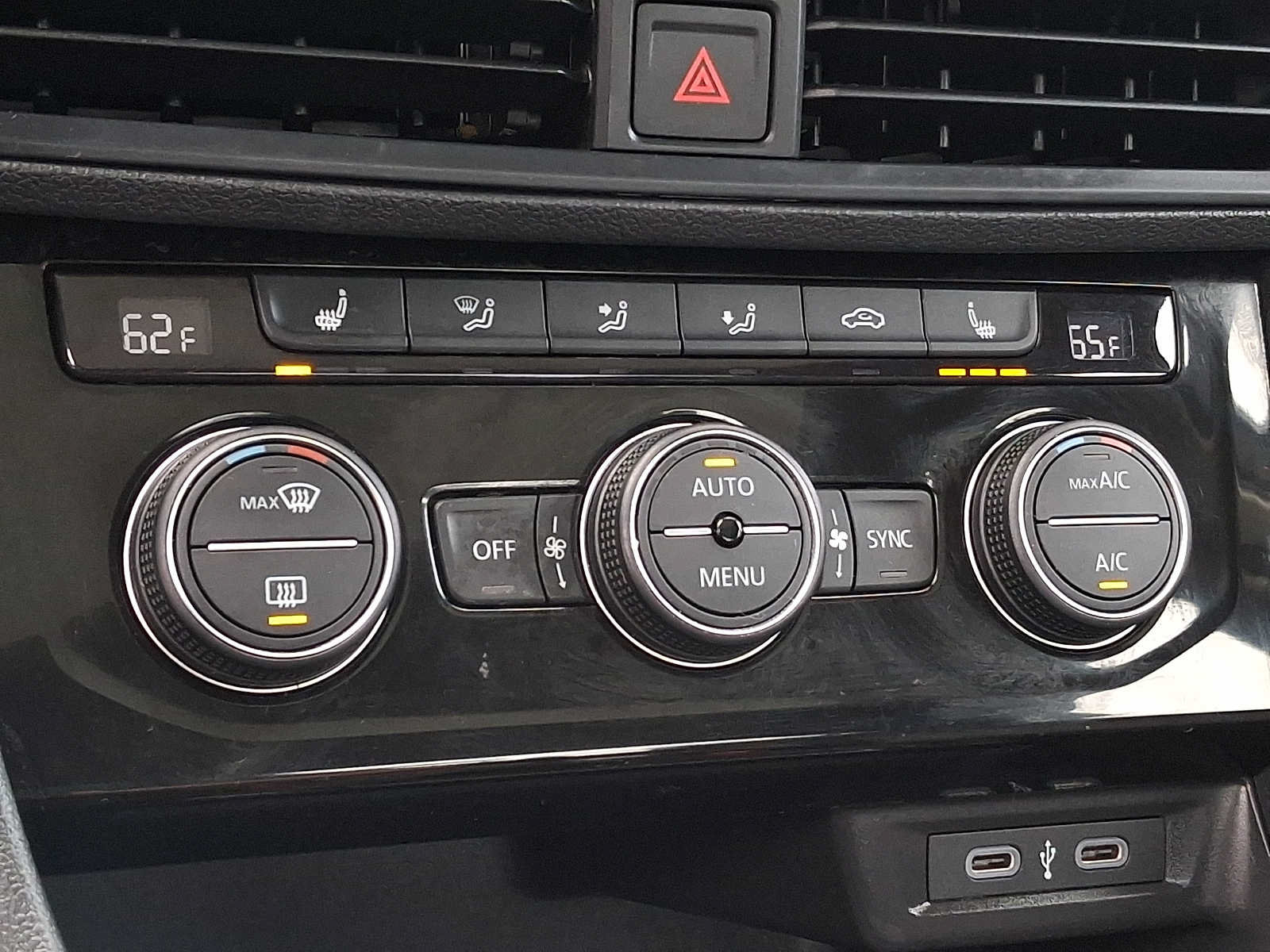 Certified 2023 Volkswagen Jetta SE FWD image 14