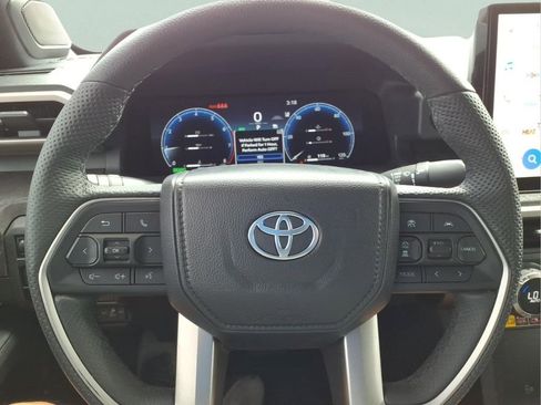 Used 2025 Toyota Tacoma Limited image 24