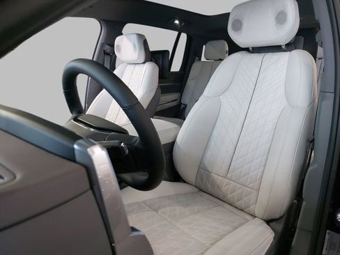 Used 2025 Cadillac Escalade IQ Luxury 1 w/ Smart Trailering package AWD/4WD image 16