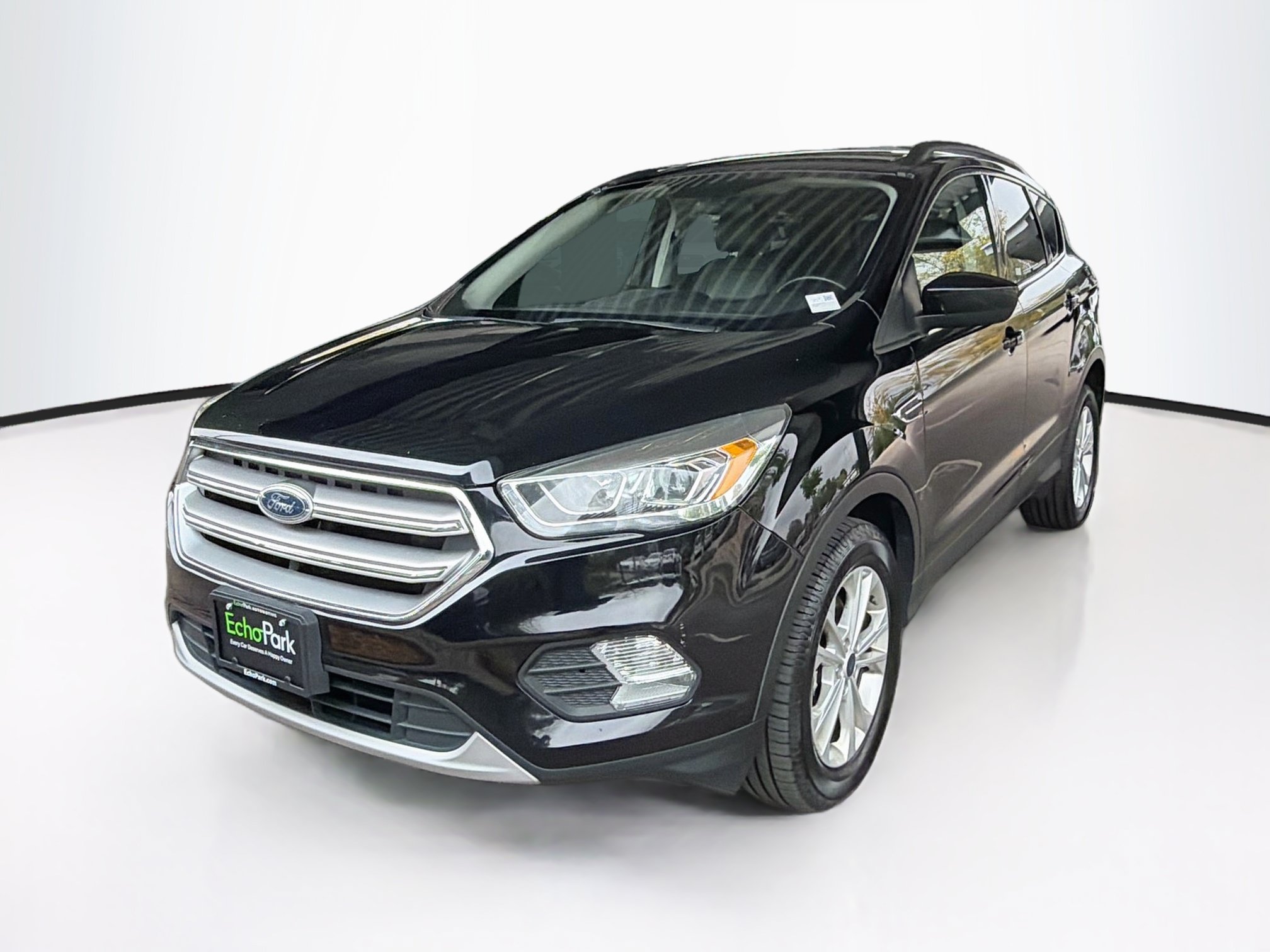 Used 2017 Ford Escape SE w/ SE Leather Comfort Package AWD/4WD image 3