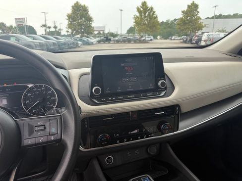 Certified 2021 Nissan Rogue SV FWD image 21