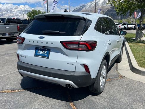 Used 2025 Ford Escape Active w/ Tech Pack #1 AWD/4WD image 10