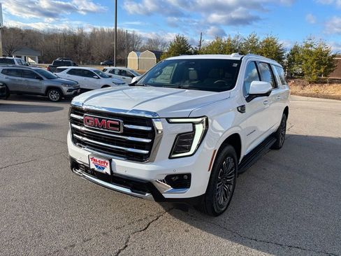 New 2026 GMC Yukon XL Elevation image 3