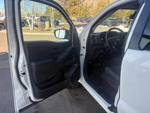 Used 2025 Nissan Frontier S image 15