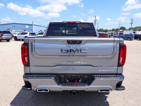 New 2026 GMC Sierra 1500 Denali Ultimate w/ LPO, Black Badging Package AWD/4WD image 4