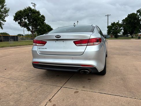 Used 2018 Kia Optima LX FWD image 24