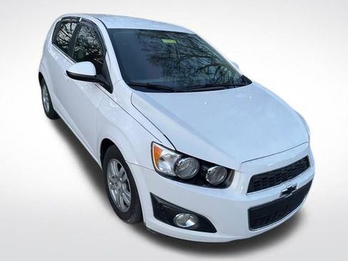 Used 2016 Chevrolet Sonic LT image 2