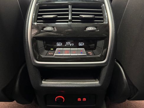 Used 2023 BMW X7 xDrive40i AWD/4WD image 26