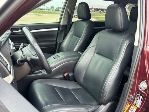 Used 2019 Toyota Highlander XLE image 7