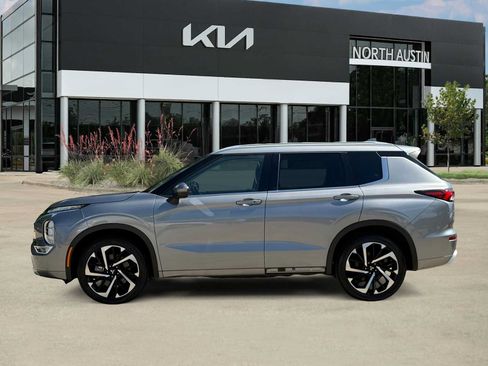 Used 2022 Mitsubishi Outlander SEL FWD image 3
