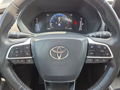 Used 2024 Toyota Grand Highlander XLE FWD image 24