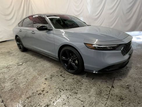 Used 2023 Honda Accord Sport image 2