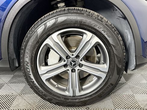 Used 2018 Mercedes-Benz GLC 300 4MATIC w/ Premium Package image 30