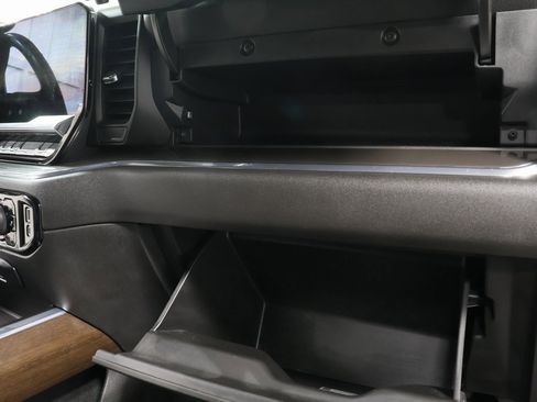 Used 2024 Chevrolet Silverado 2500 High Country w/ High Country Premium Package image 31