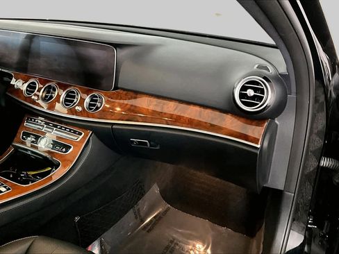 Used 2020 Mercedes-Benz E 350 4MATIC Sedan image 19