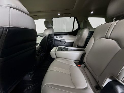 Used 2025 Honda Pilot Touring image 25