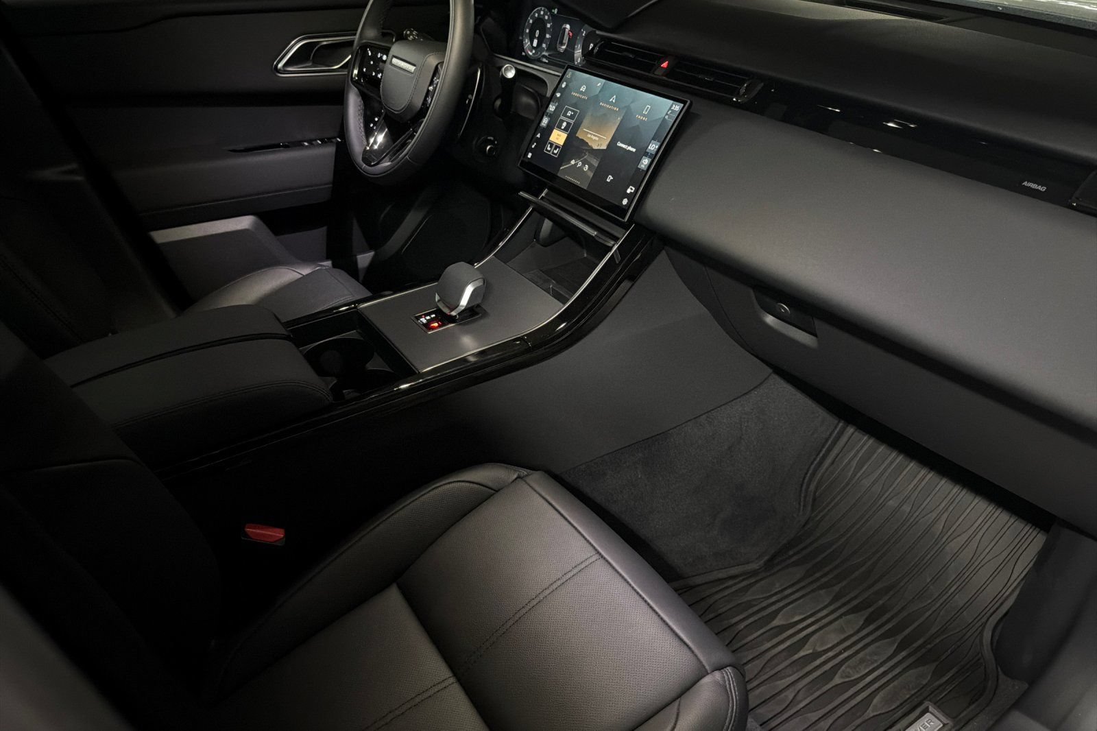 New 2026 Land Rover Range Rover Velar S AWD/4WD image 29