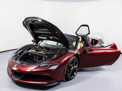 Certified 2024 Ferrari SF90 Spider Base image 36