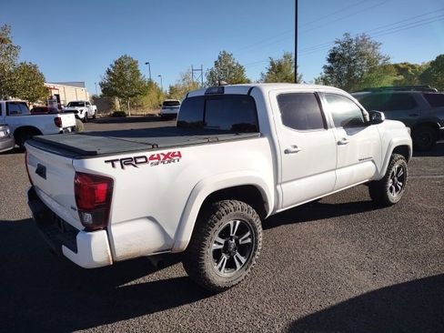 Used 2019 Toyota Tacoma 4x4 Double Cab image 4