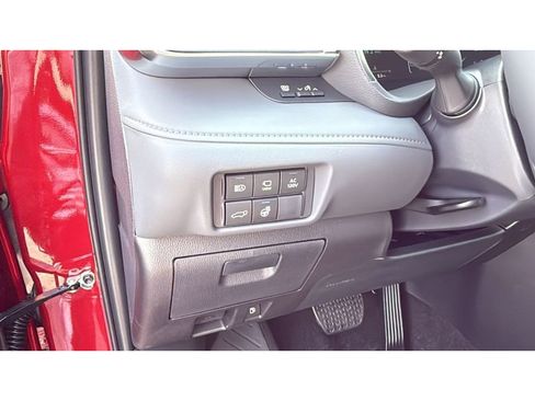 New 2026 Toyota Highlander Platinum AWD/4WD image 16