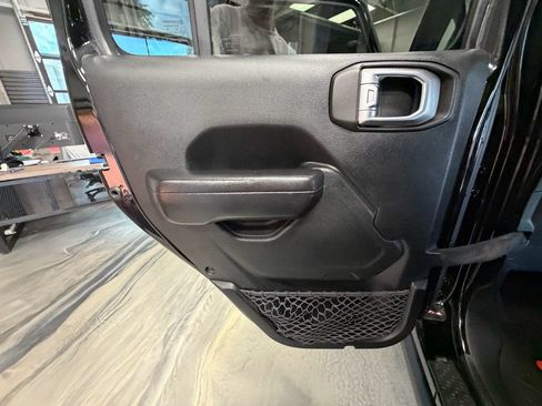 Used 2020 Jeep Gladiator Rubicon AWD/4WD image 54