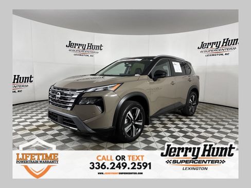 Used 2025 Nissan Rogue SL w/ Tech Package FWD image 1