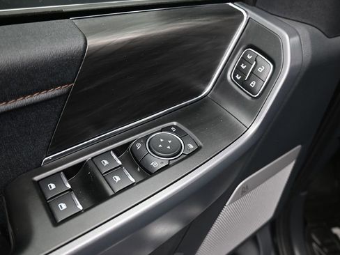 Used 2025 Ford F150 Lariat w/ FX4 Off-Road Package image 7