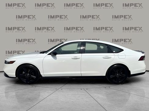 Used 2023 Honda Accord Sport image 2