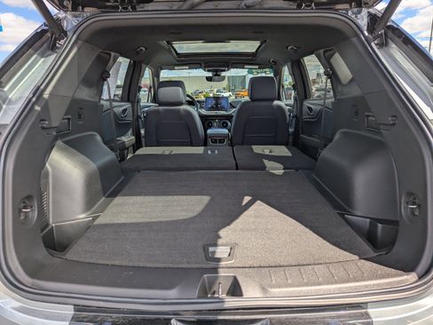 Certified 2023 Chevrolet Blazer RS w/ Driver Confidence II Package image 38